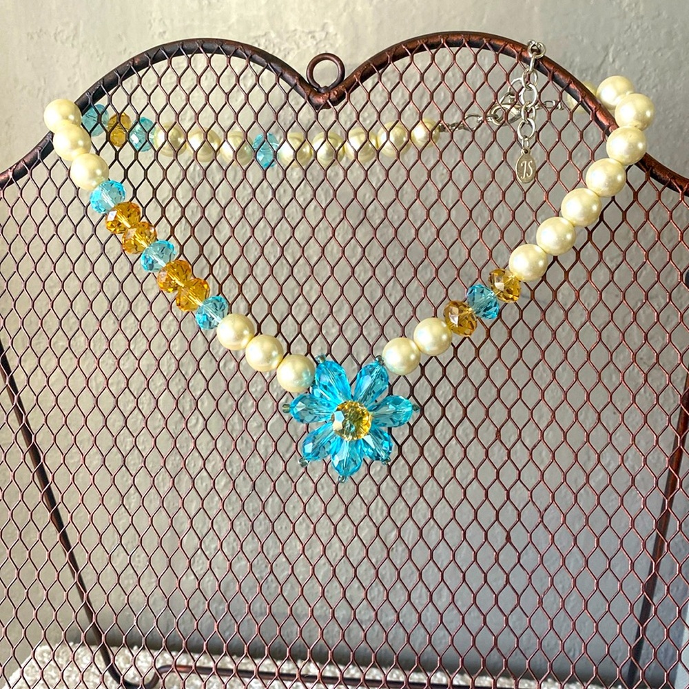 Vintage Jaclyn Smith Pearl and Blue Floral Necklace